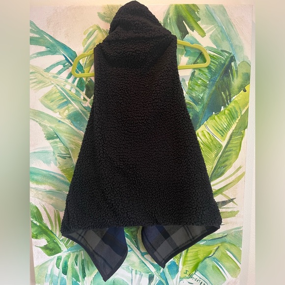 Reversible Draped Vest - Picture 6 of 10